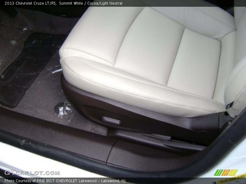 Summit White / Cocoa/Light Neutral 2013 Chevrolet Cruze LT/RS