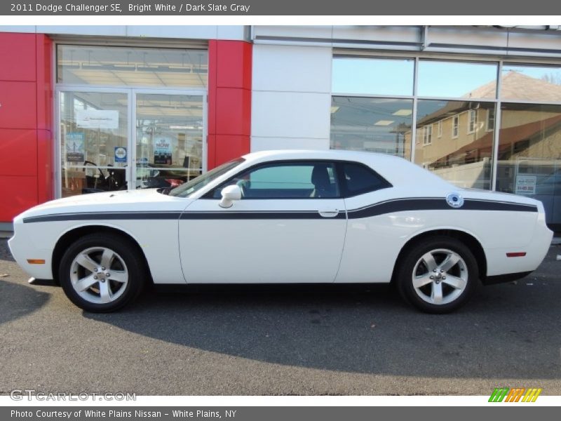 Bright White / Dark Slate Gray 2011 Dodge Challenger SE