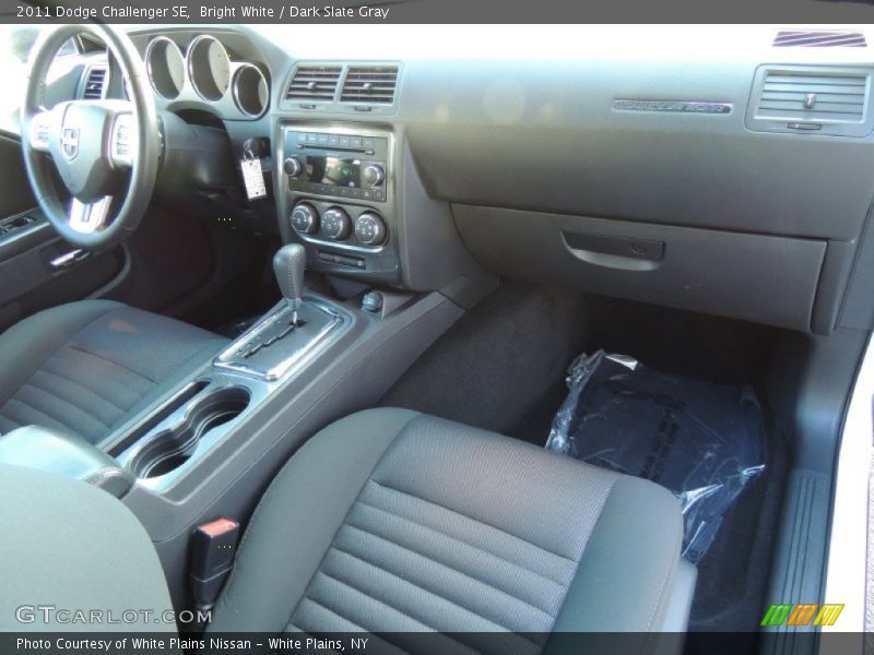 Bright White / Dark Slate Gray 2011 Dodge Challenger SE