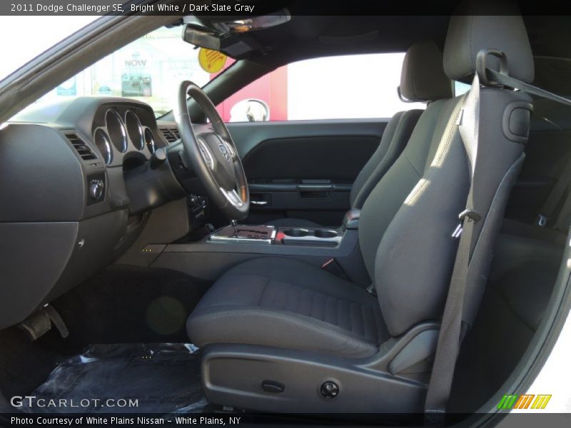 Bright White / Dark Slate Gray 2011 Dodge Challenger SE