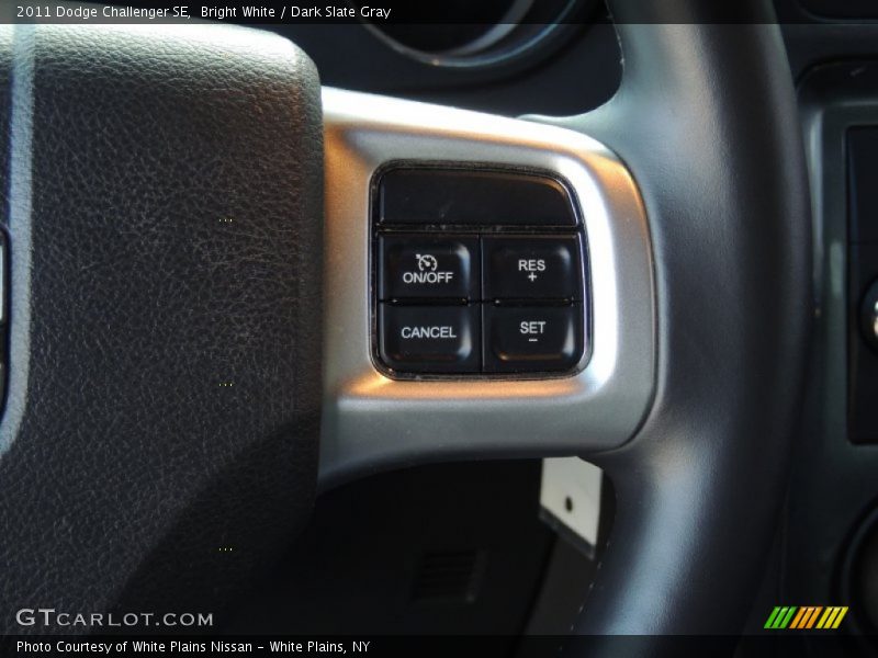 Bright White / Dark Slate Gray 2011 Dodge Challenger SE