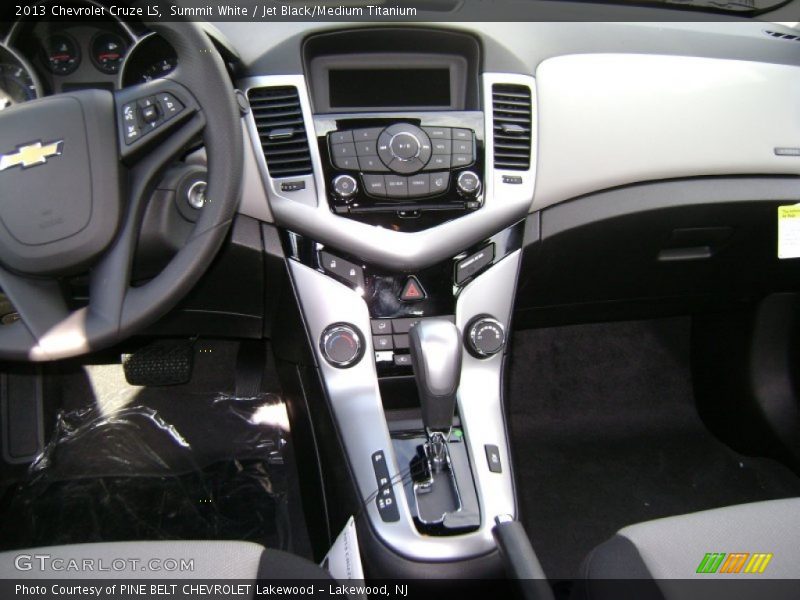 Summit White / Jet Black/Medium Titanium 2013 Chevrolet Cruze LS