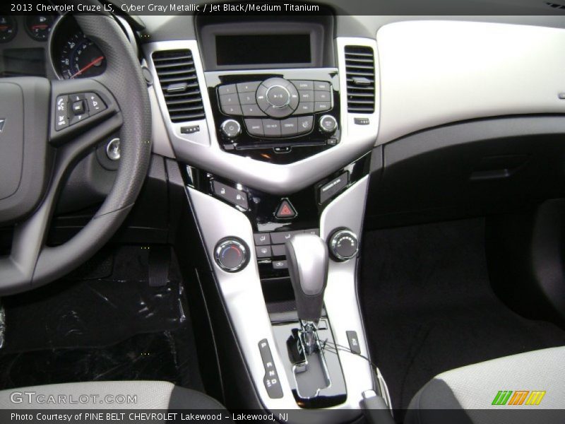 Cyber Gray Metallic / Jet Black/Medium Titanium 2013 Chevrolet Cruze LS