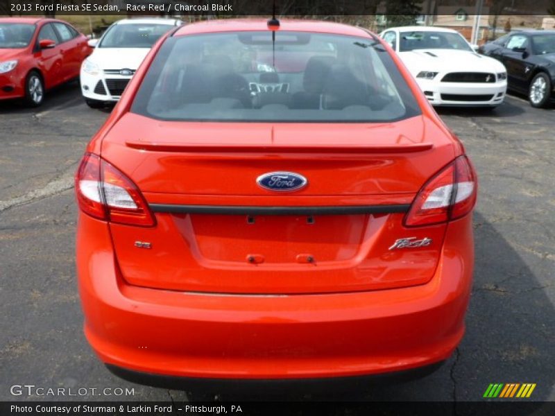 Race Red / Charcoal Black 2013 Ford Fiesta SE Sedan
