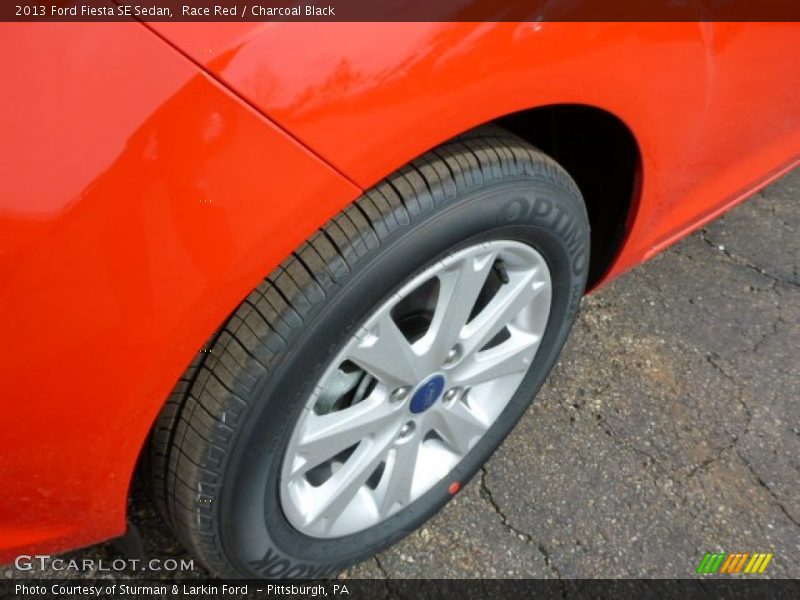 Race Red / Charcoal Black 2013 Ford Fiesta SE Sedan