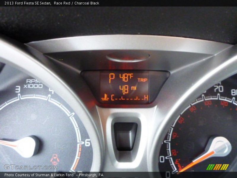 Race Red / Charcoal Black 2013 Ford Fiesta SE Sedan