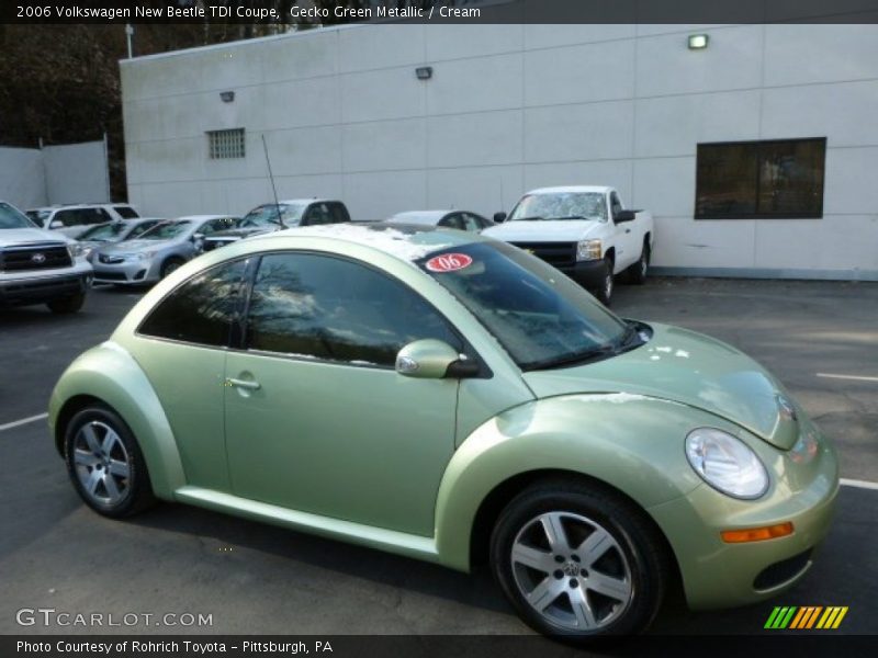 Gecko Green Metallic / Cream 2006 Volkswagen New Beetle TDI Coupe