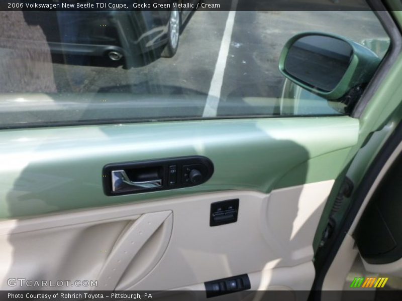 Gecko Green Metallic / Cream 2006 Volkswagen New Beetle TDI Coupe