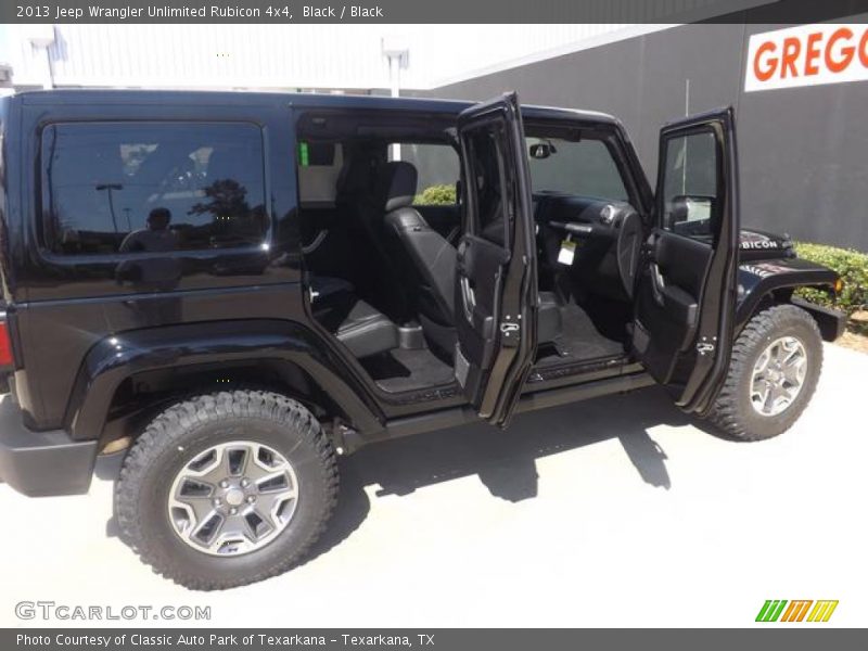 Black / Black 2013 Jeep Wrangler Unlimited Rubicon 4x4