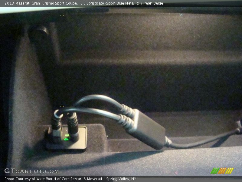 Blu Sofisticato (Sport Blue Metallic) / Pearl Beige 2013 Maserati GranTurismo Sport Coupe