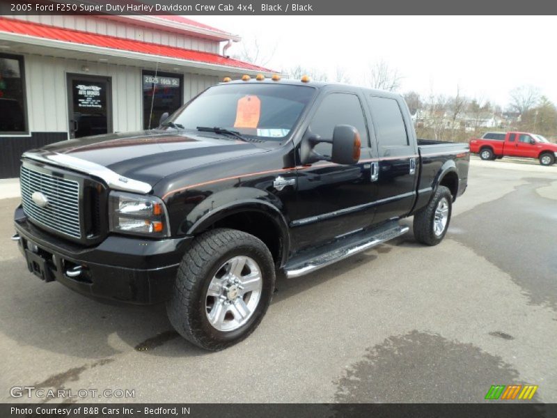 Front 3/4 View of 2005 F250 Super Duty Harley Davidson Crew Cab 4x4