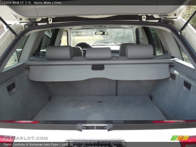 Alpine White / Grey 2004 BMW X5 3.0i