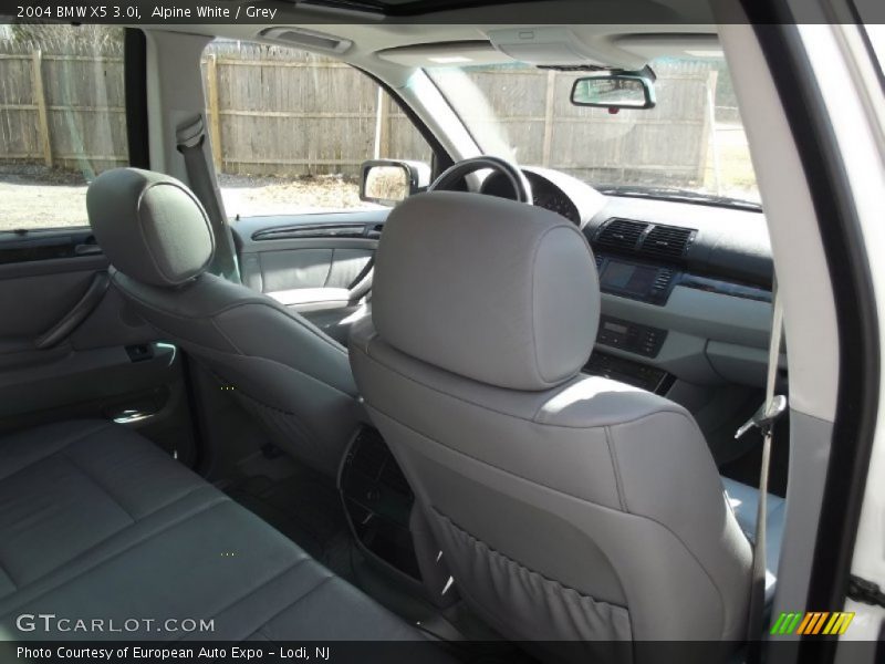 Alpine White / Grey 2004 BMW X5 3.0i