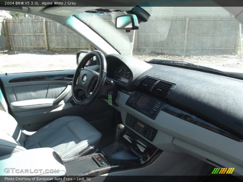 Alpine White / Grey 2004 BMW X5 3.0i
