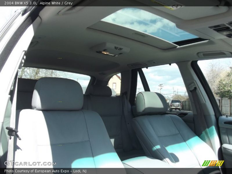 Alpine White / Grey 2004 BMW X5 3.0i