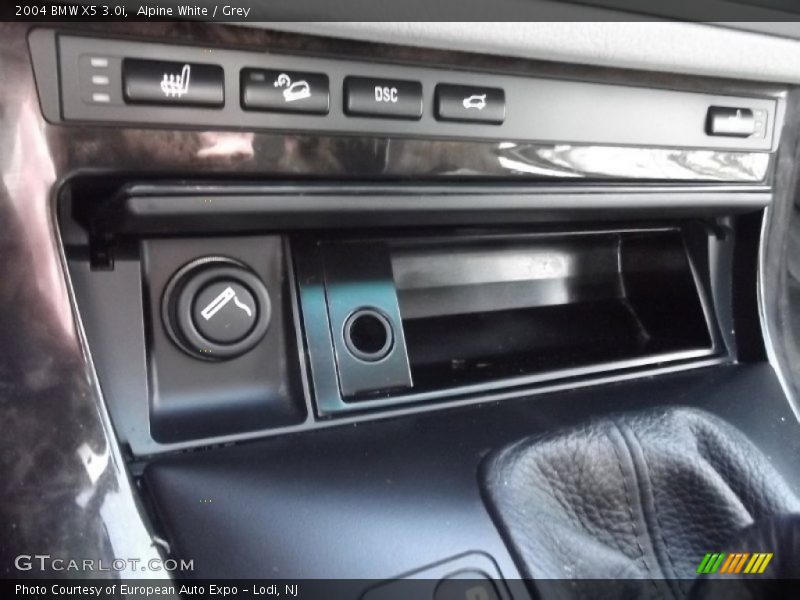 Alpine White / Grey 2004 BMW X5 3.0i