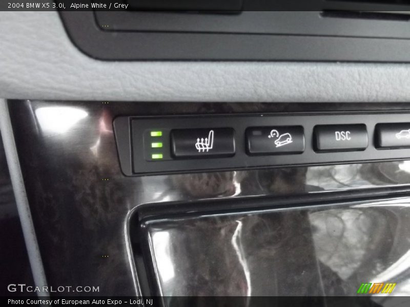 Alpine White / Grey 2004 BMW X5 3.0i