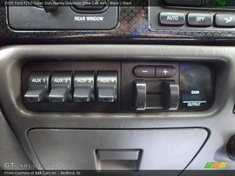 Controls of 2005 F250 Super Duty Harley Davidson Crew Cab 4x4