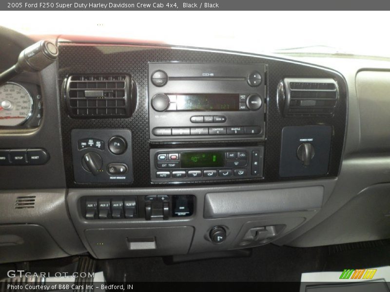 Controls of 2005 F250 Super Duty Harley Davidson Crew Cab 4x4