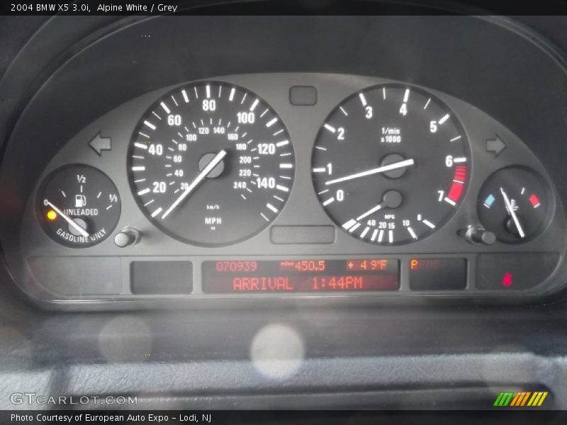 Alpine White / Grey 2004 BMW X5 3.0i
