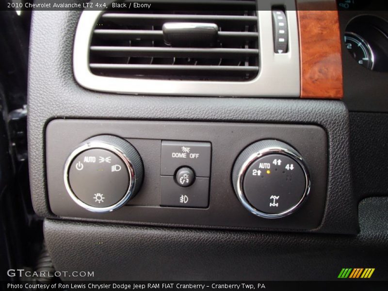 Black / Ebony 2010 Chevrolet Avalanche LTZ 4x4
