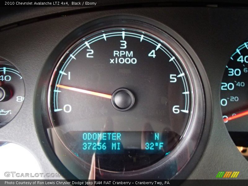 Black / Ebony 2010 Chevrolet Avalanche LTZ 4x4