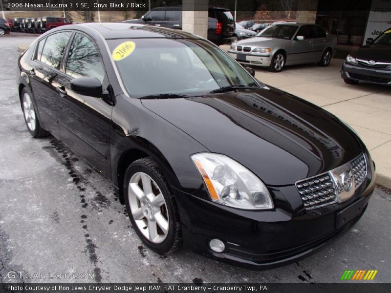 Front 3/4 View of 2006 Maxima 3.5 SE