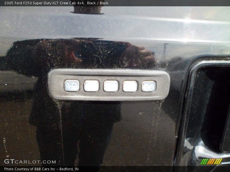 Black / Black 2005 Ford F250 Super Duty XLT Crew Cab 4x4