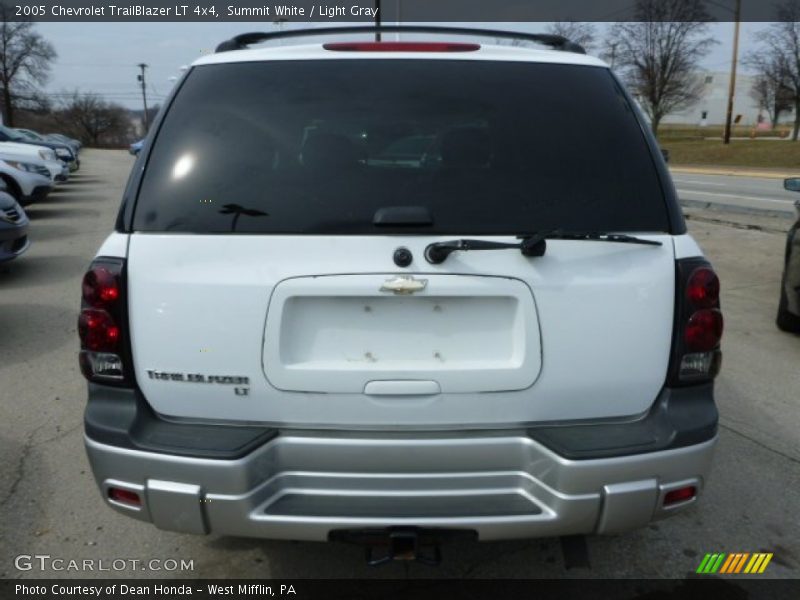 Summit White / Light Gray 2005 Chevrolet TrailBlazer LT 4x4