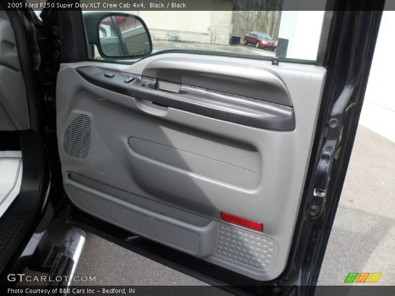 Black / Black 2005 Ford F250 Super Duty XLT Crew Cab 4x4