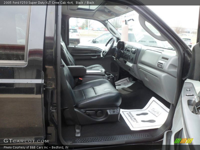Black / Black 2005 Ford F250 Super Duty XLT Crew Cab 4x4