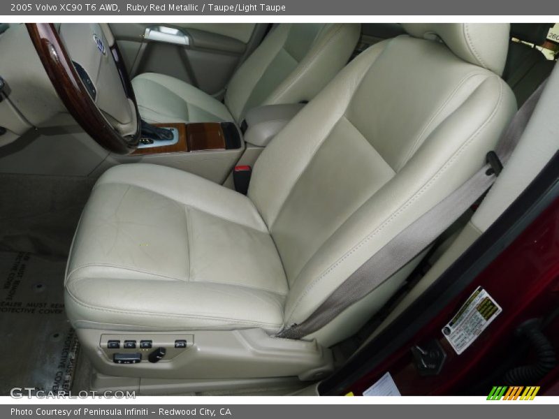 Front Seat of 2005 XC90 T6 AWD