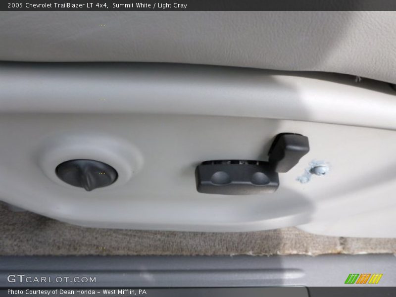 Summit White / Light Gray 2005 Chevrolet TrailBlazer LT 4x4