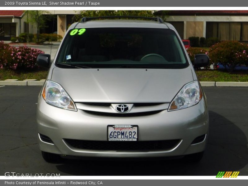 Silver Shadow Pearl / Taupe 2009 Toyota Sienna LE