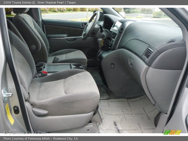 Silver Shadow Pearl / Taupe 2009 Toyota Sienna LE