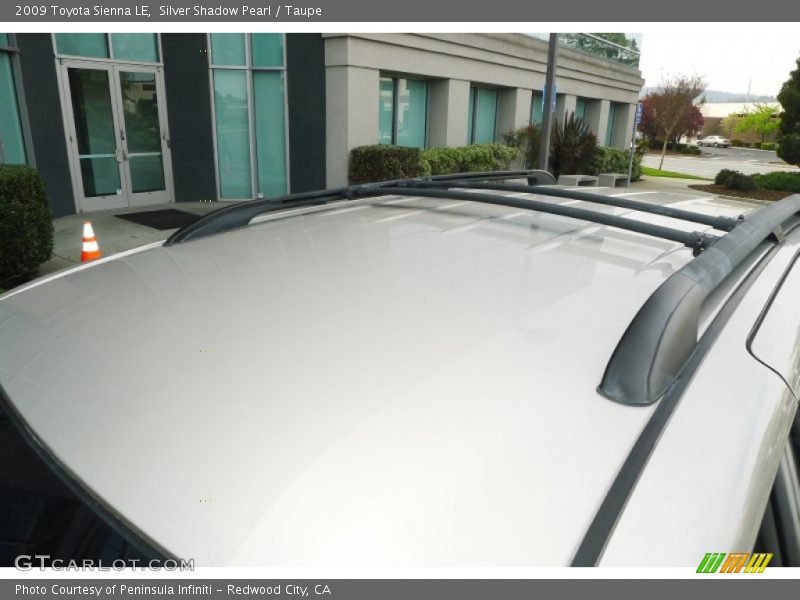 Silver Shadow Pearl / Taupe 2009 Toyota Sienna LE