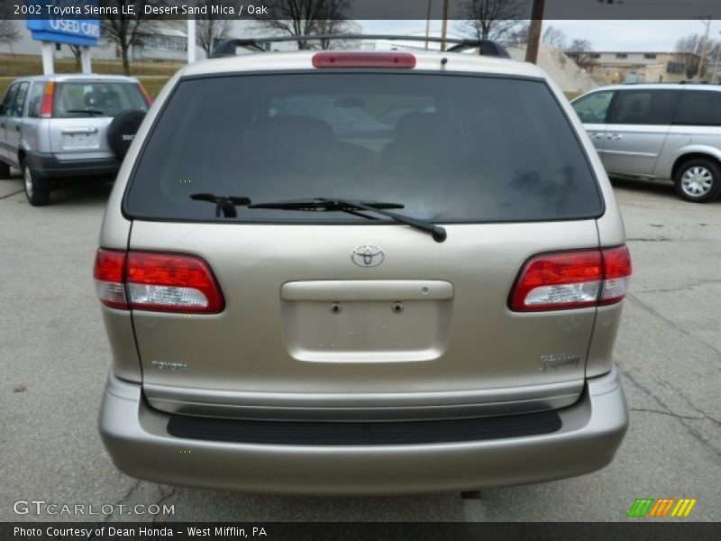 Desert Sand Mica / Oak 2002 Toyota Sienna LE
