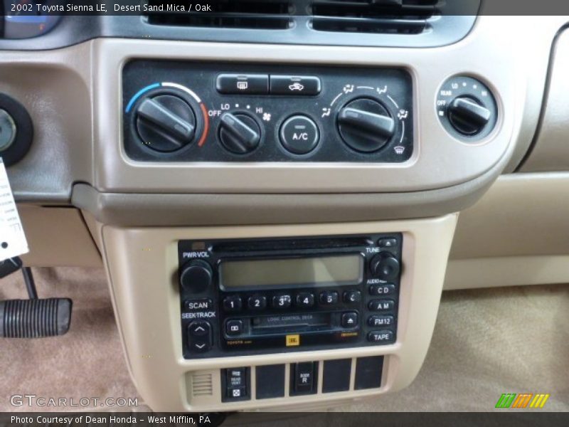 Desert Sand Mica / Oak 2002 Toyota Sienna LE