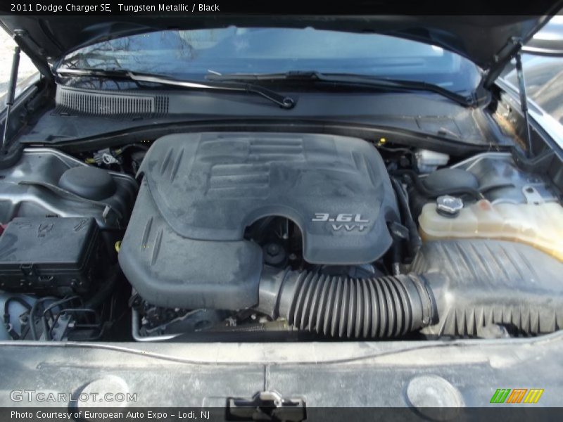Tungsten Metallic / Black 2011 Dodge Charger SE