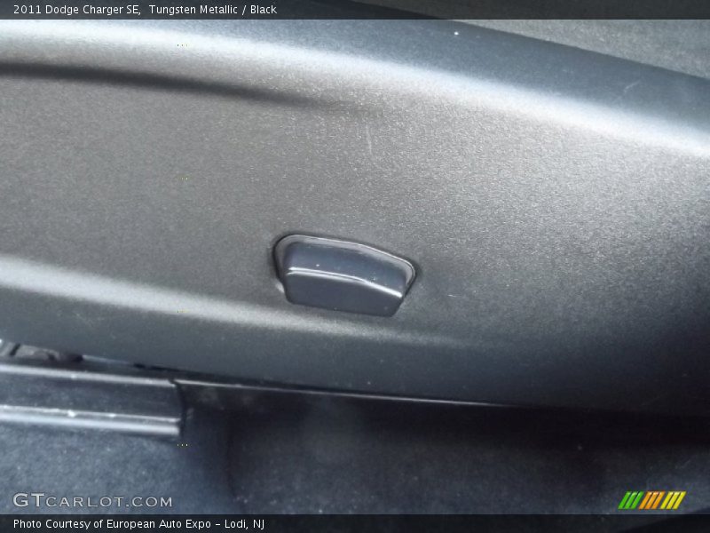 Tungsten Metallic / Black 2011 Dodge Charger SE