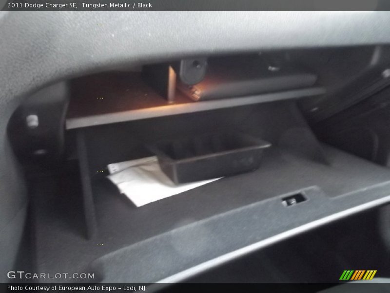 Tungsten Metallic / Black 2011 Dodge Charger SE