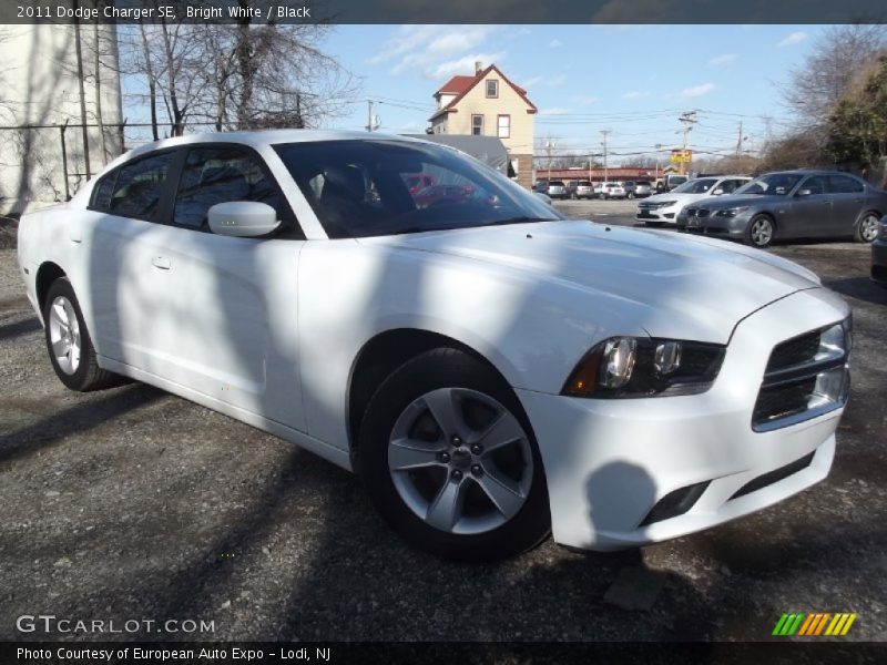 Bright White / Black 2011 Dodge Charger SE