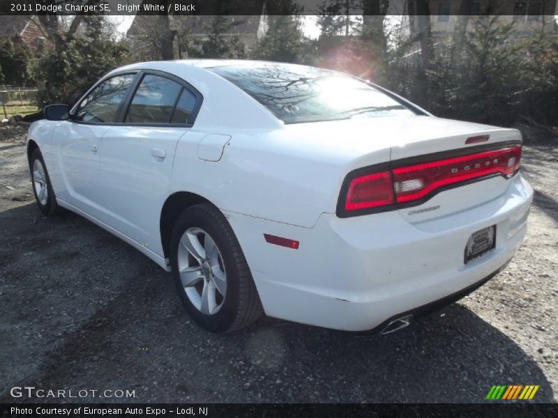 Bright White / Black 2011 Dodge Charger SE