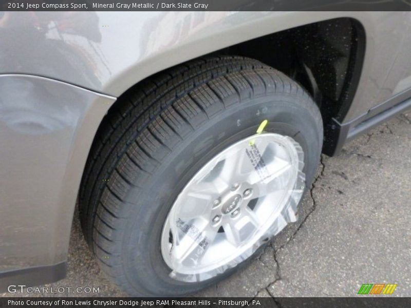 Mineral Gray Metallic / Dark Slate Gray 2014 Jeep Compass Sport
