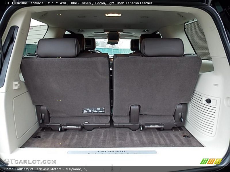  2011 Escalade Platinum AWD Trunk