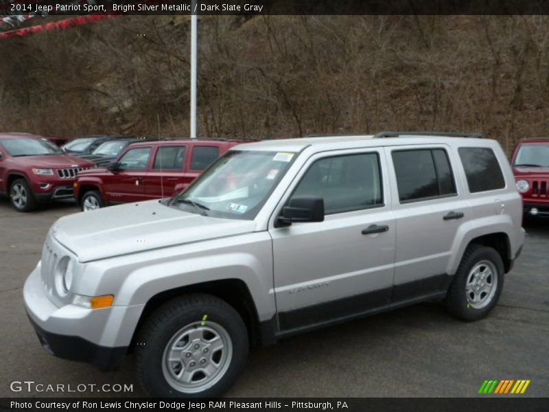 Front 3/4 View of 2014 Patriot Sport