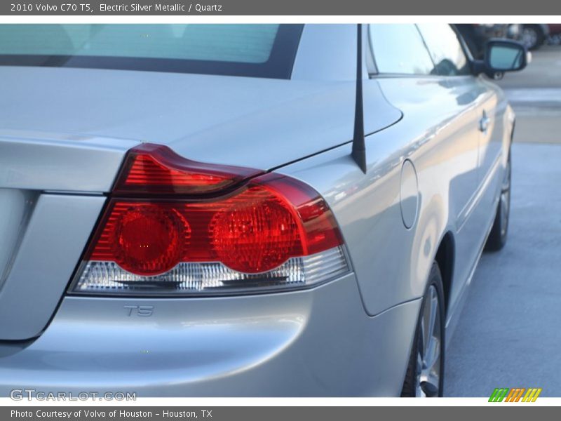 Electric Silver Metallic / Quartz 2010 Volvo C70 T5