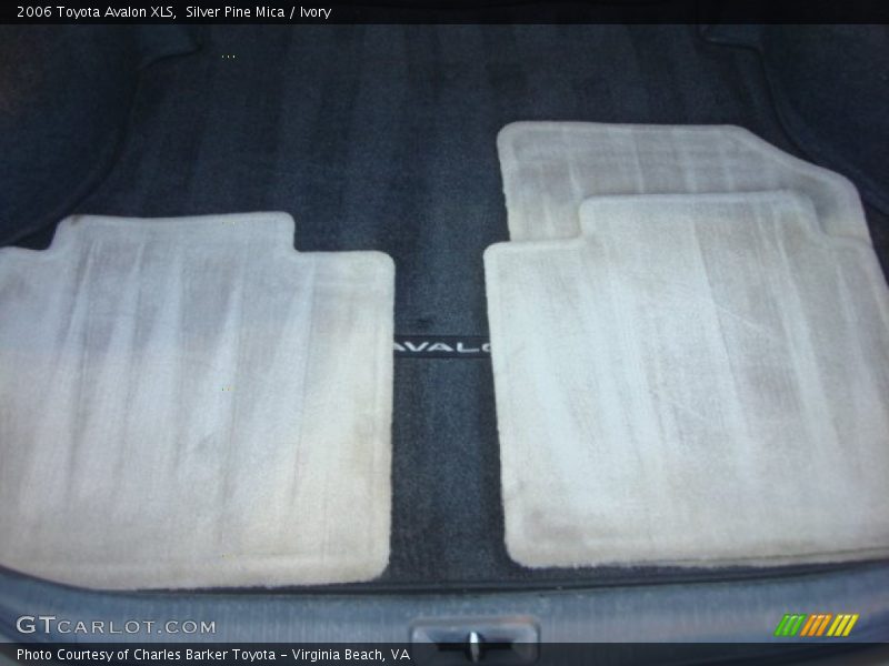 Silver Pine Mica / Ivory 2006 Toyota Avalon XLS