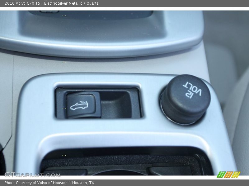 Electric Silver Metallic / Quartz 2010 Volvo C70 T5