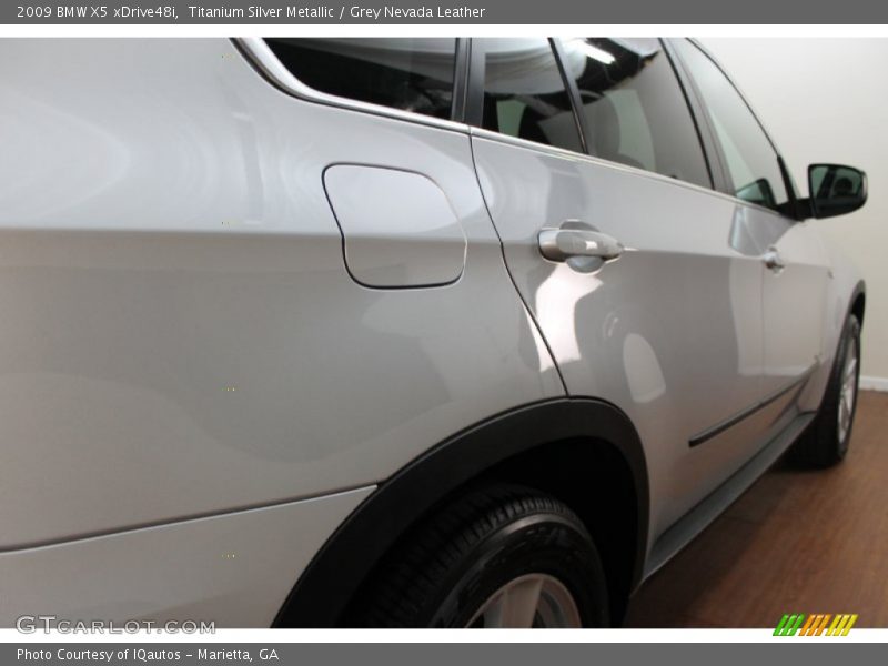 Titanium Silver Metallic / Grey Nevada Leather 2009 BMW X5 xDrive48i